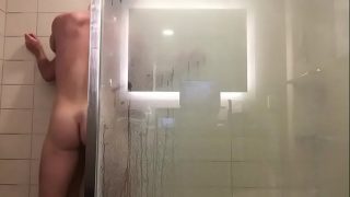 Sexo gay no chuveiro