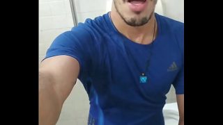 Videos de sexo gay no banheiro publico