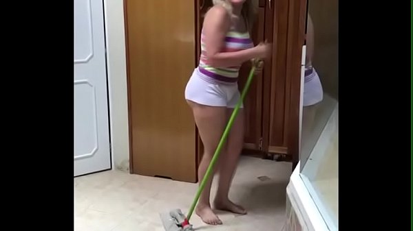 Limpiando La Casa Desnuda Porno Gratis Xvideos