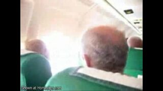 Cojiendo en un avion