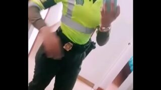 Policia culona